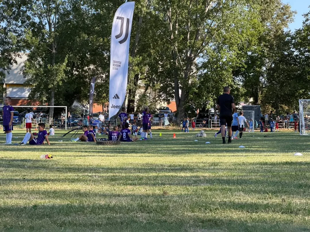 Trening Juventus Academy Serbia na terenu